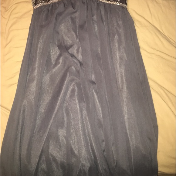 Dress - Picture 3 of 4